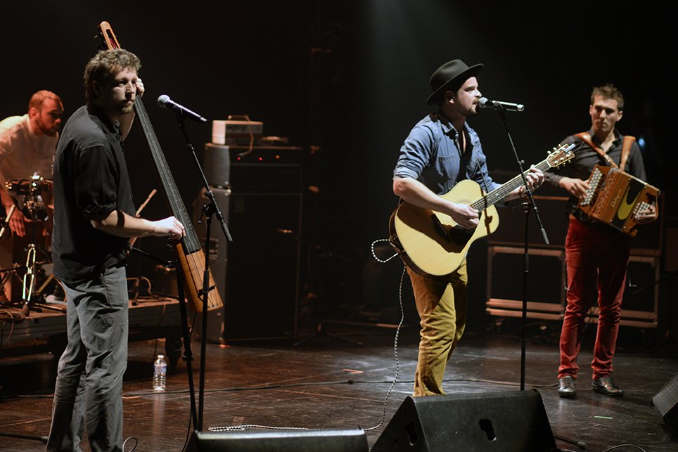 tranzistormag's tweet photo. Nouvelle série de photos du concert #TranzistorOnAir. @letheatre_laval @Laval_la_Ville
@lesfilscanouche @LPDG_Officiel
#Maen #AtlasRoméo https://t.co/kQSRApOkc8