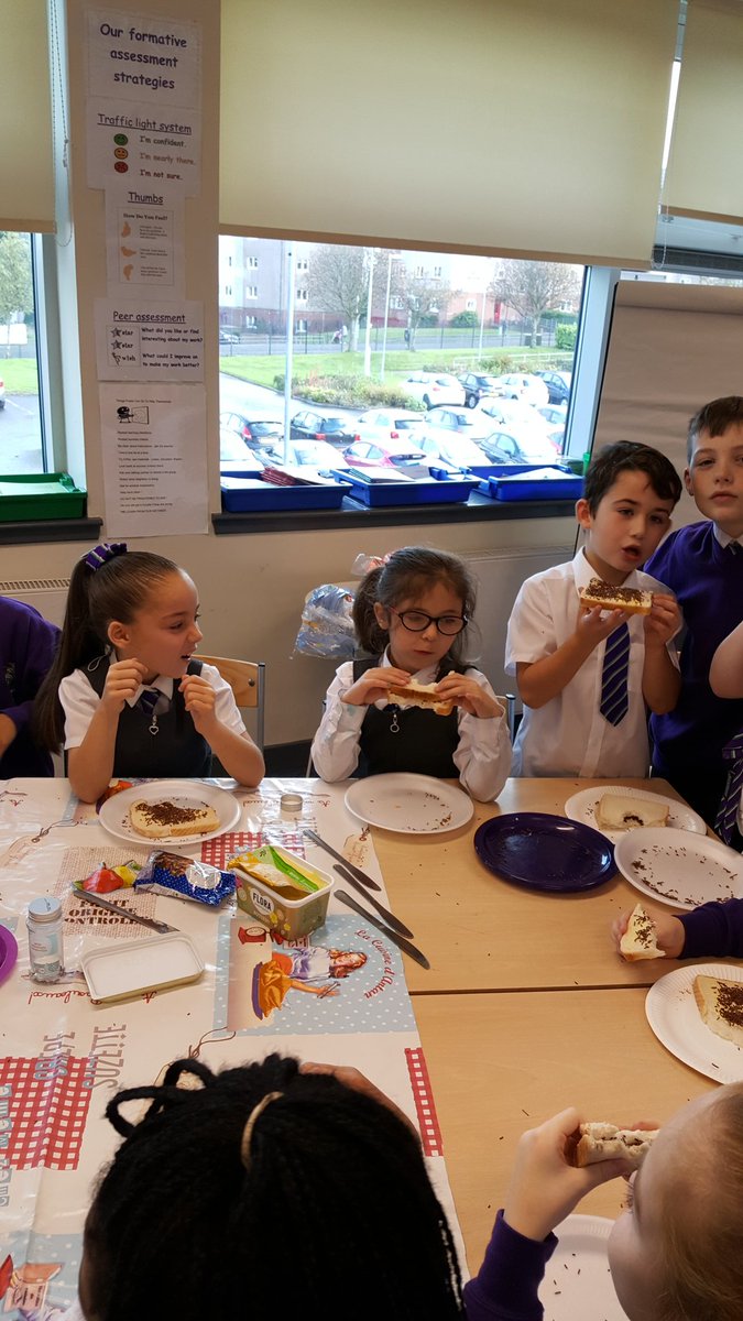 mmcgowan200's tweet photo. heerlijk brood en haselslag #dutchbreakfast #unicefhappiestchildren
@StMonicaMilton https://t.co/ZkwnbDanb7
