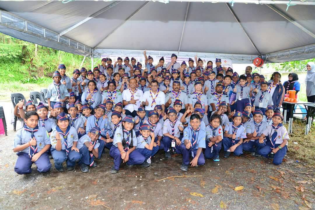 kugenesha's tweet photo. Caneron Highlands,Malaysia 
#cameronscoutsstory
#scoutsstorytelling 
Knots by Tamil Cub Scouts https://t.co/qLmeM1jqZy