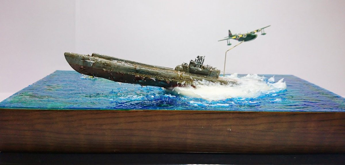 ねりごま船渠 一度は作ってみたい潜水艦急速浮上ジオラマ 素晴らしい しかも伊400型じゃなく伊13ってのがさらに良いですね
