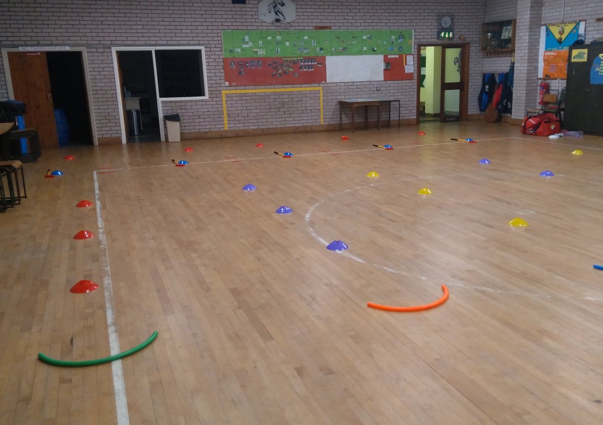 salegolfclub's tweet photo. Great Tri Golf session last night introducing 24 young cubs to golf! 👍😀 #golfinthecommunity https://t.co/5ECX6GRA3Y
