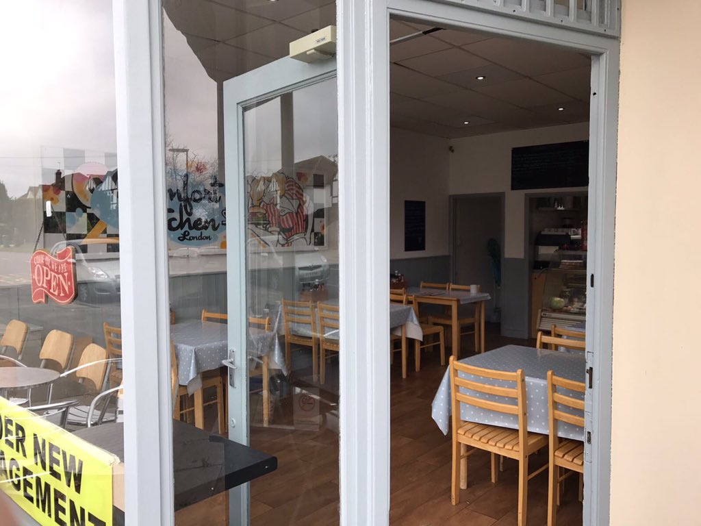 ComfortKitchenS's tweet photo. It's #official we have opened the doors to our #Cafe 🎉🎉💋 https://t.co/zocVJdoUT5