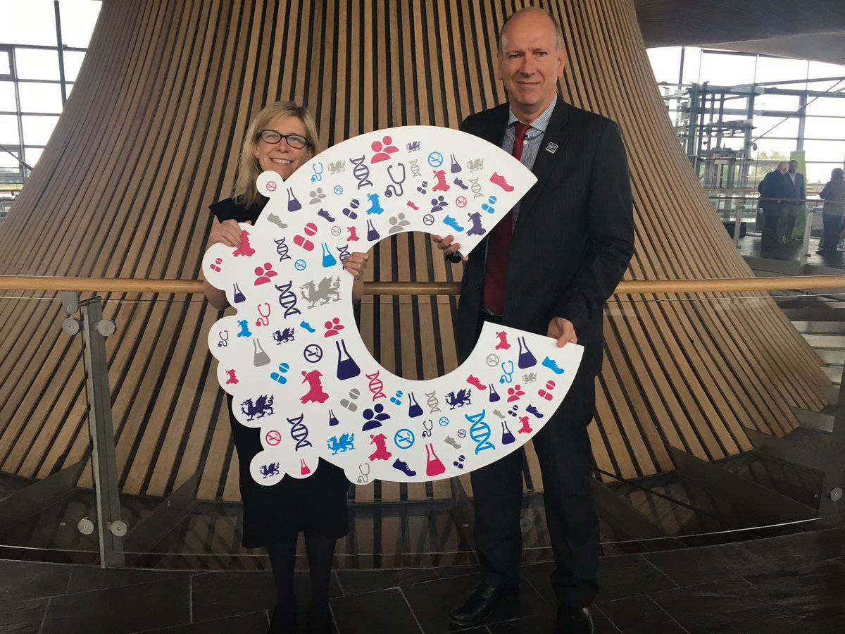 ClareBath1's tweet photo. Thanks to @DavidReesAM for coming to the @CRUKCymru @CRUK_Policy drop in session to talk about how we can improve cancer outcomes in Wales https://t.co/HyA1jXzTJH