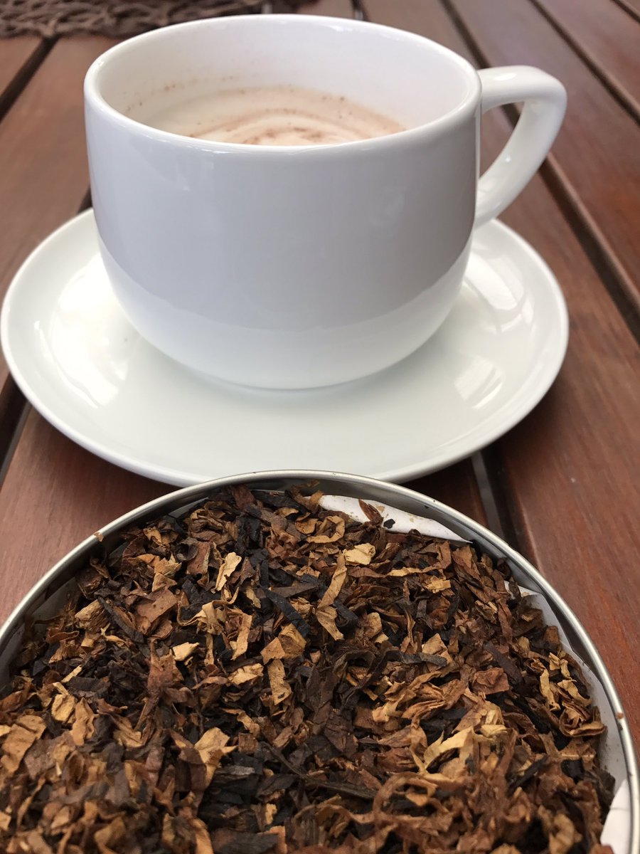 GerdKebschull's tweet photo. *Dan Pipe - no name Schwarz*
...lecker
#danpipe
#danpipeNoName @danishpipeshop @Vauen_Pfeifen @DerPfeifenkopf https://t.co/i8BHppQGnx