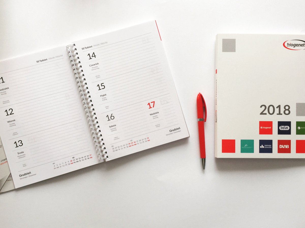 dataforge_pl's tweet image. sezon kalendarzy 2018 😄 #Calendar #PRINTING #white #red #minimalism #work #dataforge