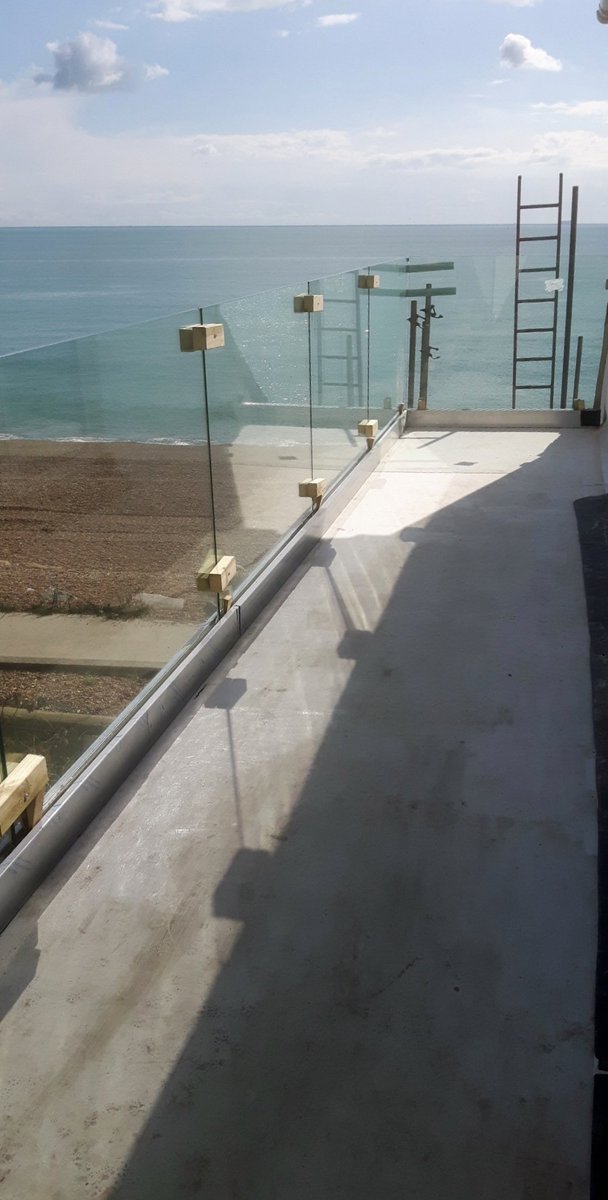 SHEPWAYGLASS's tweet photo. With views to die for you can see why our clients have chosen one of our 'Clearview' balustrades #Glasssolutions #Balustrade #ToughenedGlass https://t.co/D2WVspdZ4o