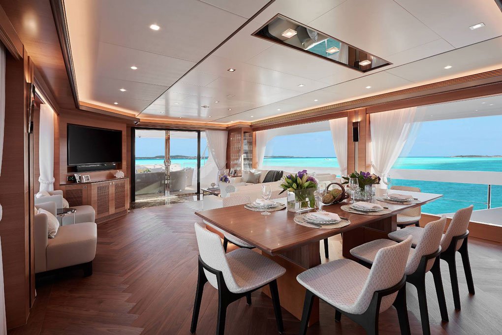 MetLuxeMag's tweet photo. Here’s a first look at @horizonyachtUSA’s impressive FD85 model. See it at this years #FLIBS >> https://t.co/2A3yEQmwys @boatshowupdates ⚓️ https://t.co/H8mWmq5OP3