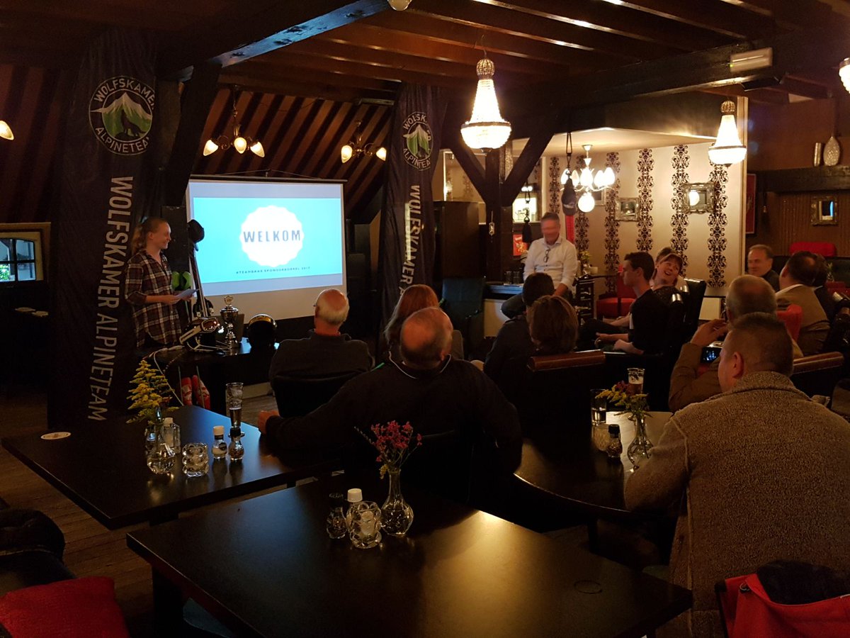 PeterBaas_Skier's tweet photo. Gisteren was mijn eerste #teambaas sponsor borrel. Hij was ontzettend geslaagd! #skilikeapro #dekaasspecialist #bistrobling #atomic https://t.co/NCNl5H9GPo