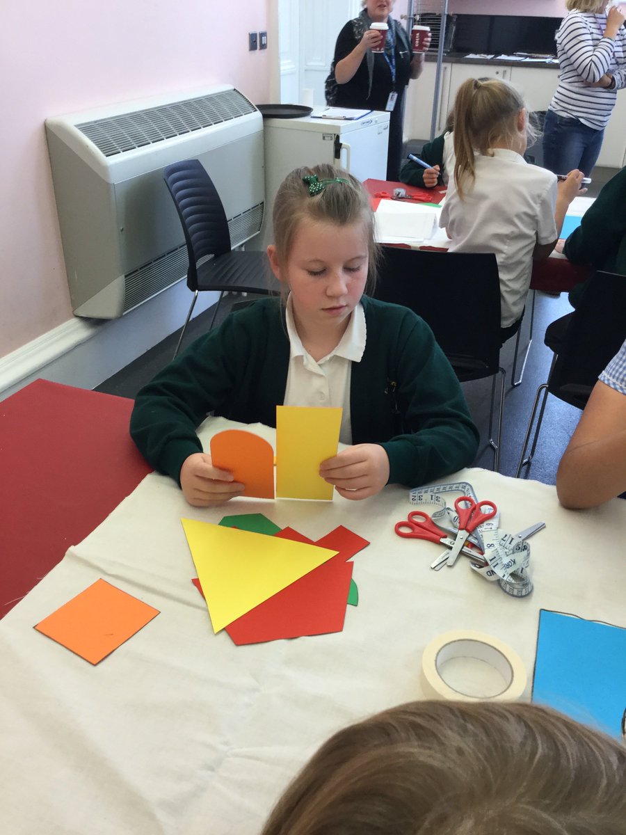 EyresMonsellPri's tweet photo. City Classroom project....next workshop, costume design. #artymaths #sparkarts #cityclassroom https://t.co/ghl74EJZ9G