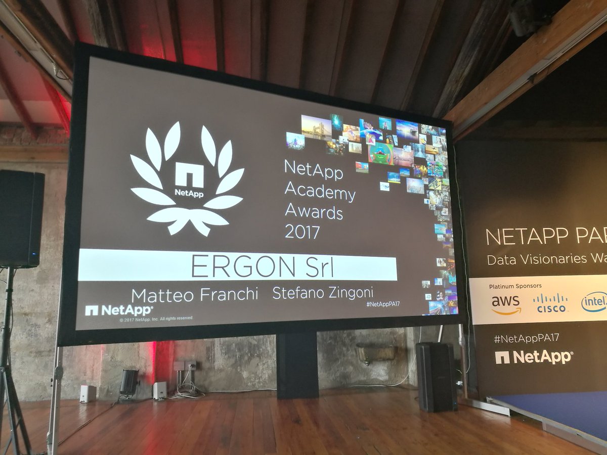 NetApp_Italia's tweet photo. La novità di #NetAppPA17: @AndreailFuma premia le storie  più significative dei partner. Primo dei premi a @ergonsrl https://t.co/5MXzVfeNfs