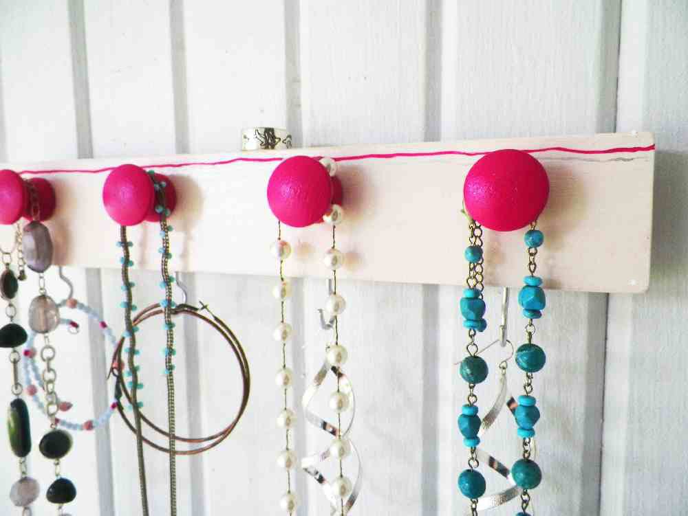 ruralgals's tweet image. Magenta Jewelry Hanger Necklace Organizer 12x3 Inch Storage &amp;amp; O… etsy.me/2rkidyH #countrygirls #PaintedKnobs