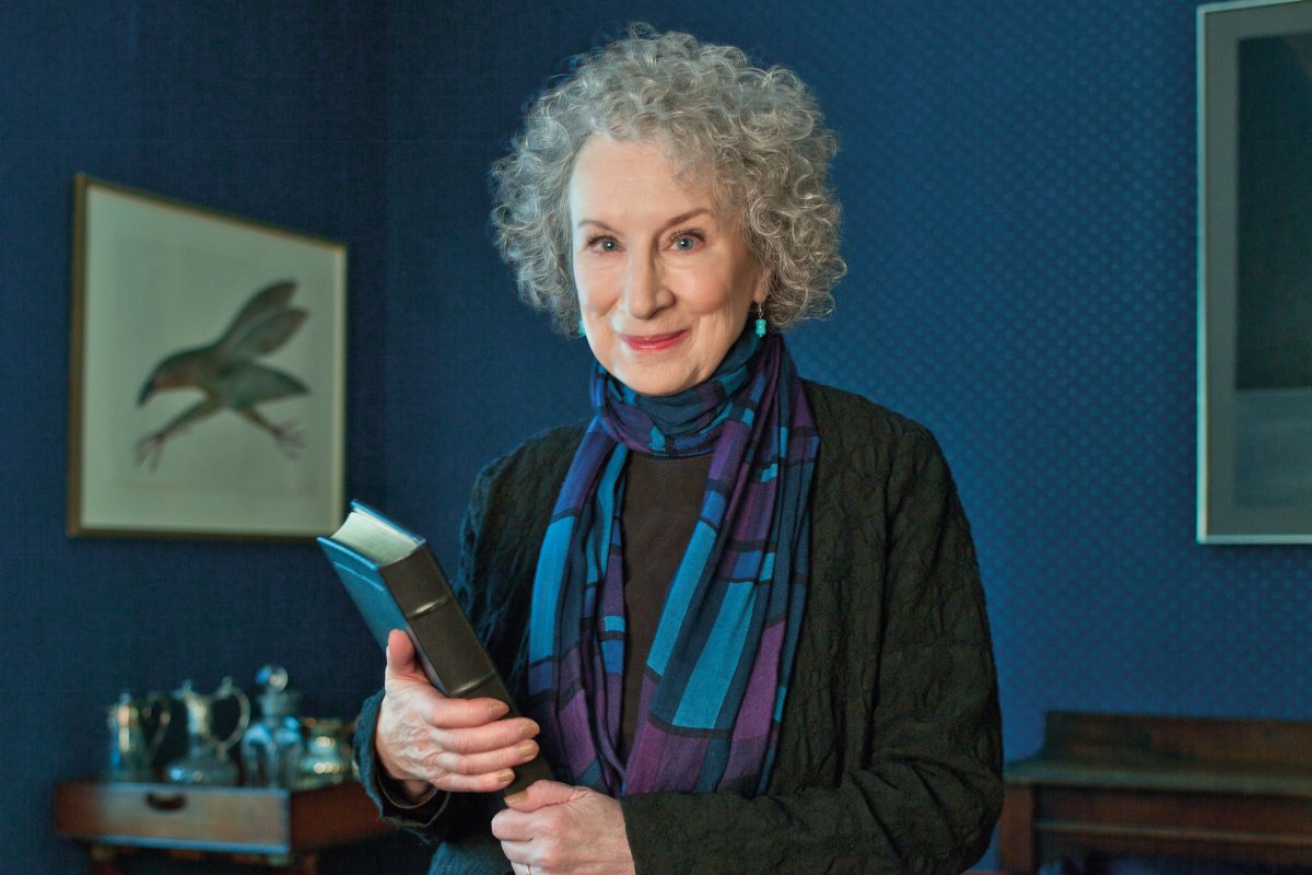 WomensPrize's tweet photo. 'Envisage the world you want to live in and act accordingly' Life lessons from the brilliant @MargaretAtwood: https://t.co/gRtT1H9cp3 https://t.co/ScVUcXtAYH