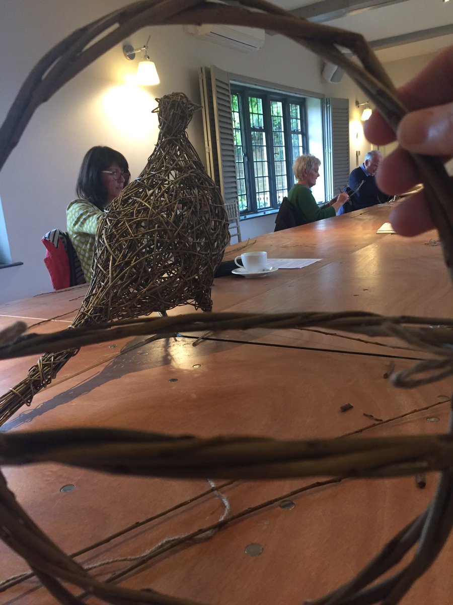 bakedbyeileen's tweet photo. Here we go , no laughing 😂 @DoddingtonHall @Catkinflowers #pheasant #useimagination ! https://t.co/jtMKOWwdPT
