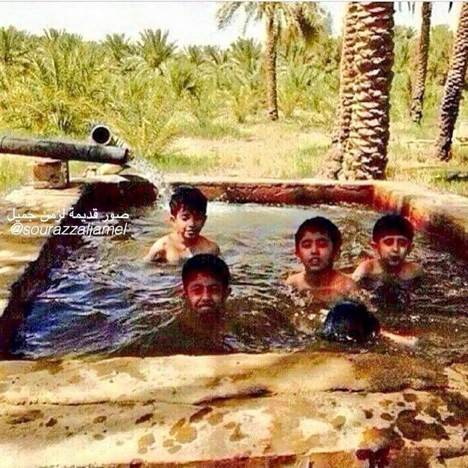 كنا صغارا ملؤنا فرحٌ
نغفو بقلب آمنٍ سالِ

واليوم لا نغفو بلا ألمٍ
مابين أوجاعٍ وأثقالِ

كبرَتْ مع الدنيا مواجعنا
يا ليتنا بقلوبِ أطفالِ