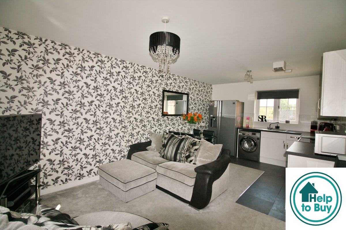 Great opportunity. Fabulous one bedroom apartment on a 45% share for £112,500. Call the Kidlington office now for more details-01865 379262