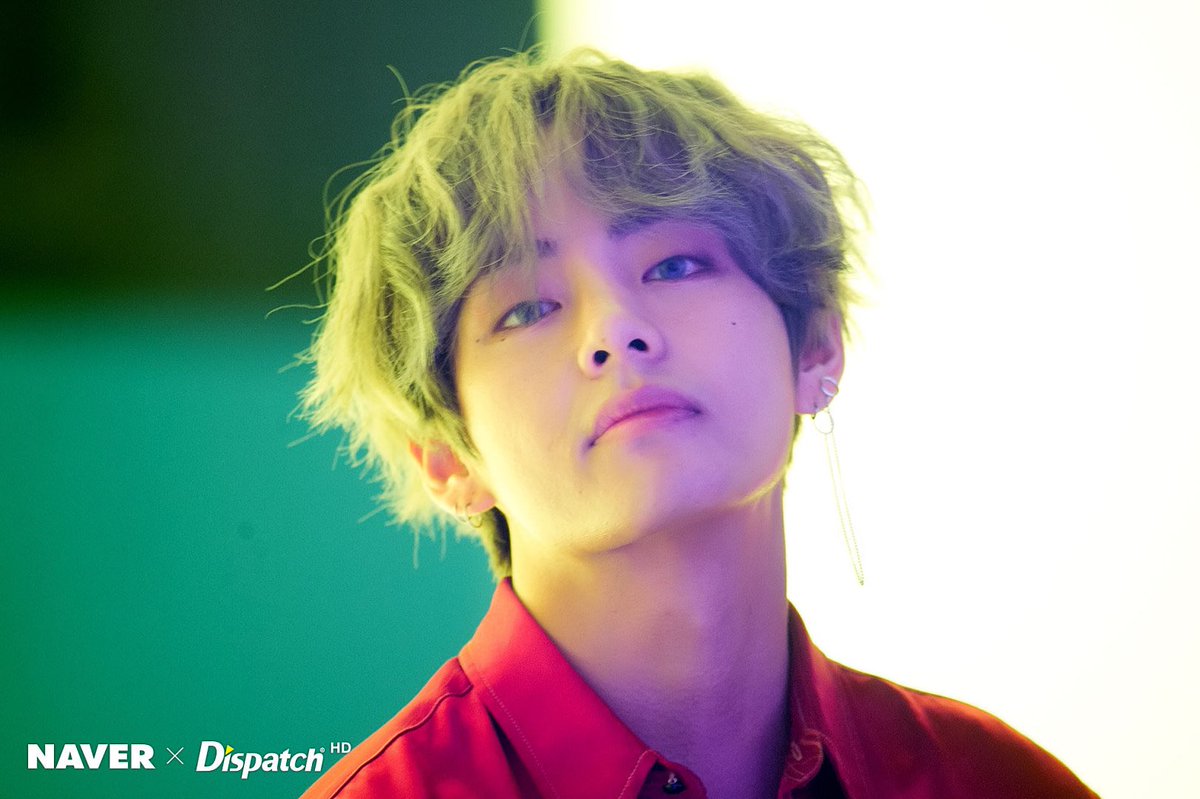 BTS V News / ʟᴀʏᴏ(ꪜ)ᴇʀ on X: Dispatch_style posted these photos of  Taehyung from the CELINE Paris fashion show. If you hadn't already, please  give the post a like and leave some