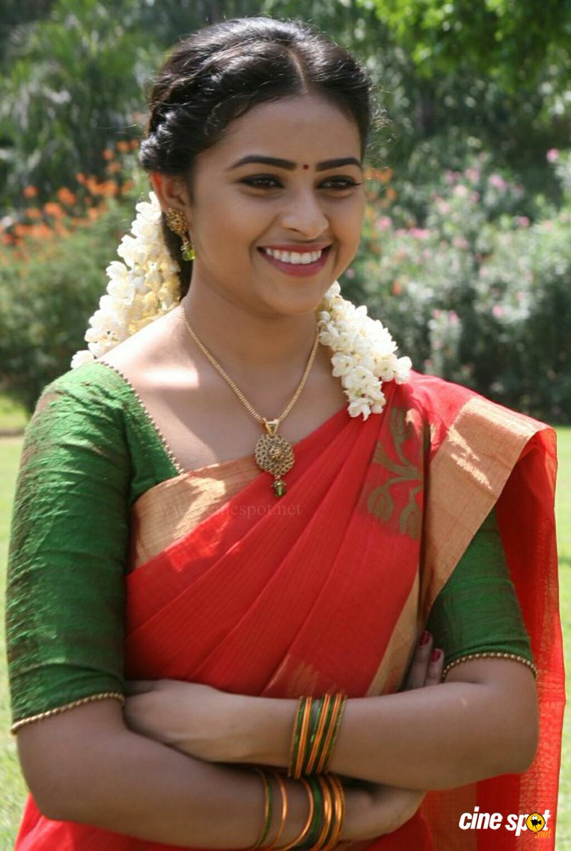 pradeep_cbi's tweet photo. #myTiny💌4my @SDsridivya 👑

முறைக்கின்றாய்😘
சிரிக்கின்றாய்😜
அழகாலே😘
அணைக்கின்றாய்🙅

இது போதும்😘
என தோன்றும்😉
இருந்தாலும்😘
நீ வேண்டும்🌸
😘💞
~°~ https://t.co/IINlfZOy0j