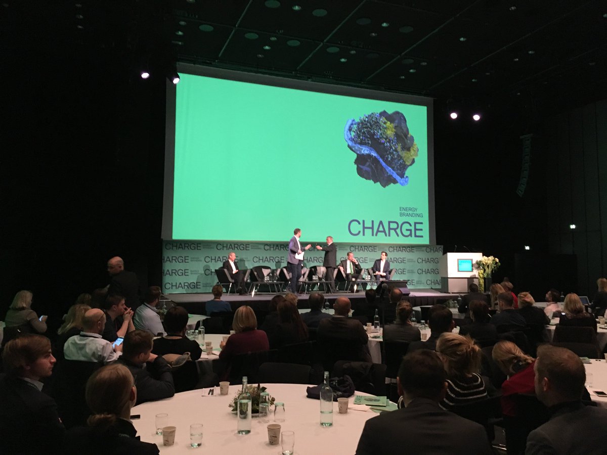 NordicGreen_Fin's tweet photo. Terveisiä #CHARGE2017-tapahtumasta Islannista! Olemme paikan päällä kisaamassa parhaan vihreän energiabrändin tittelistä. @BrandingEnergy https://t.co/kLWXIKUbhC