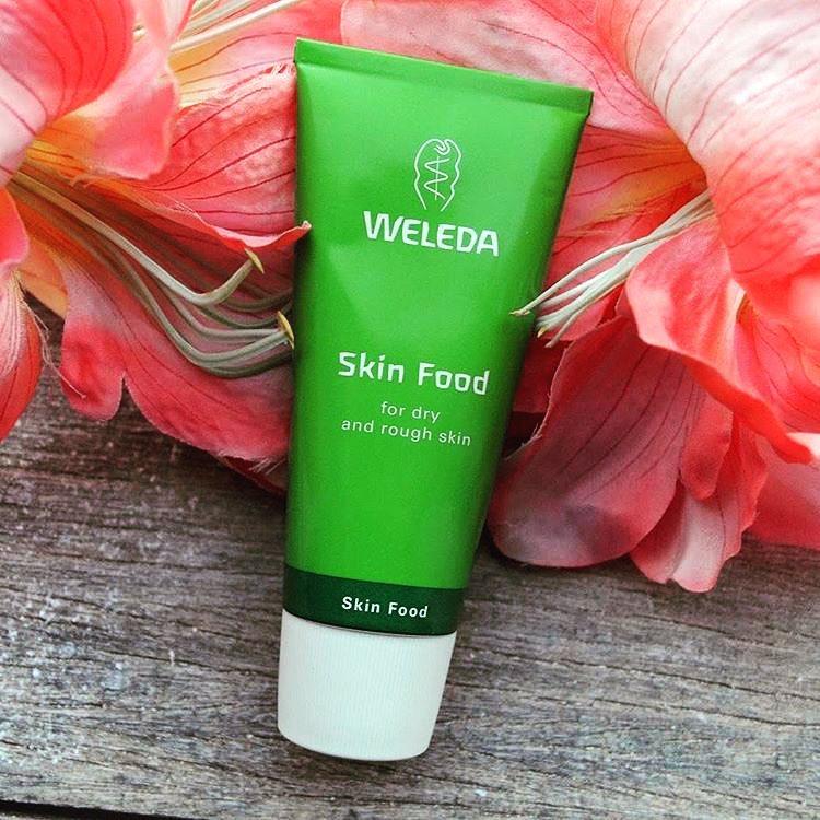 holland_barrett's tweet image. PSST @victoriabeckham we heard from @DailyMailUK that you like @Weleda Skin Food; get it for under a tenner here: 👌😏 fal.cn/tvis