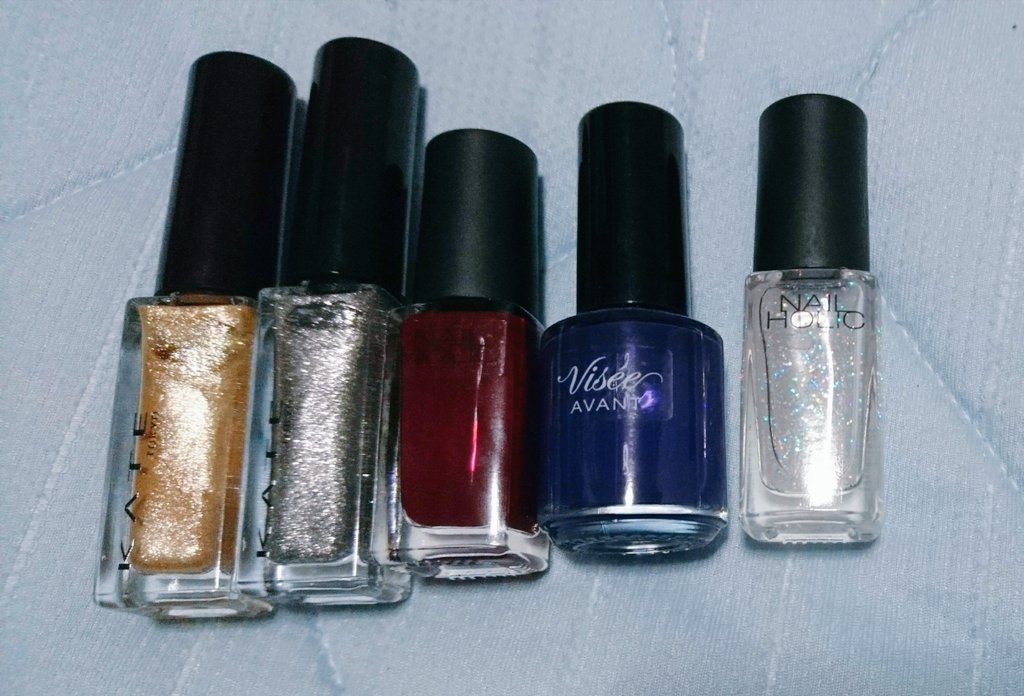 茉莉花べにこ Na Twitteru 今週はアシメネイル 右手 ヴィセのアメジストとkateのシルバー 左手 ネイルホリックrd403とkateのゴールド 両手とも薬指以外 ネイルホリックsp042のオーロララメを上から重ねて仕上げました セルフネイル 秋ネイル