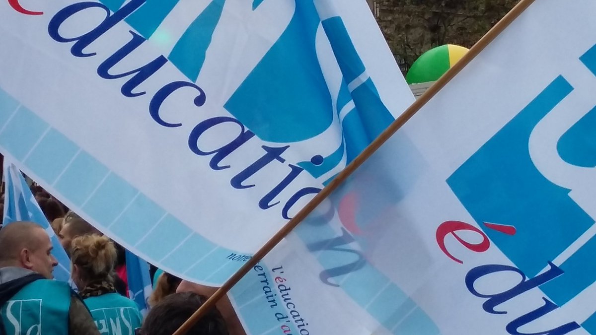 serv_public's tweet photo. Pour le respect des engagements  et des promesses... nombreux en #greve10octobre avec #UNSA #FonctionPublique place #République à Paris https://t.co/vwSjCyV2h0