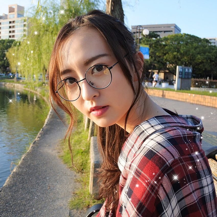 tabasa_26788's tweet photo. #森保まどか #HKT48 #Instagram 
madokamera_48
めがめがめがね〜〜
#jenasis #gu
https://t.co/NB92YsIFjG https://t.co/C3iMymZ1Ti