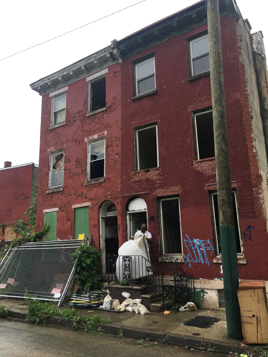 RazaProperties's tweet photo. Buildings at 1735 &amp;1737 Ingersoll St to be demolished! ~2 months until breaking ground on 6 duplexes at 1727-1737 Ingersoll St #BuildPhilly https://t.co/ozYbyj5q9k