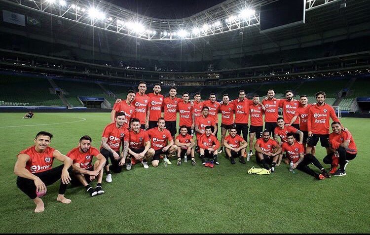 kingarturo23's tweet photo. Apoyando a la distancia a mi selección con corazón y alma!!Sigamos haciendo historia guerreros!🇨🇱🏆🏆🇨🇱 vamos chile!👊🏼we will never give up!💪🏼 https://t.co/DrZpyEfSkg