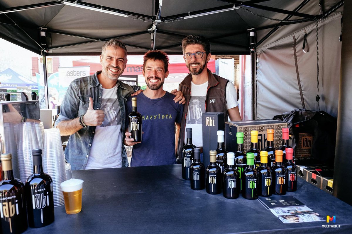 labibeer's tweet photo. Cheers ๐ป#labibeer #givemealabi #cmptrail #madeinitaly #craftbeer #sport #gilpintarelli #dammiunalabi #bassano https://t.co/ndpS0e6RYO