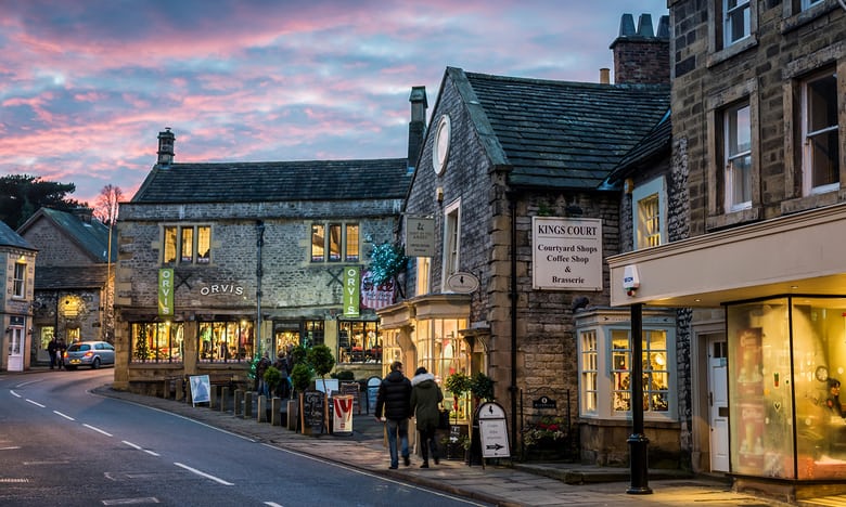 CCVRental's tweet photo. Bakewell is one of the best small towns in the UK. No visit is complete without a trip to the Original Bakewell Pudding Shop #CCVR #Carhire https://t.co/pxJTAvzllt