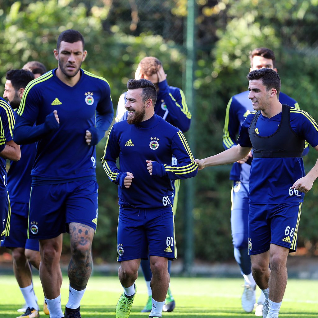 karakocc10's tweet photo. #fenerbahçe https://t.co/fF1vkQddFG