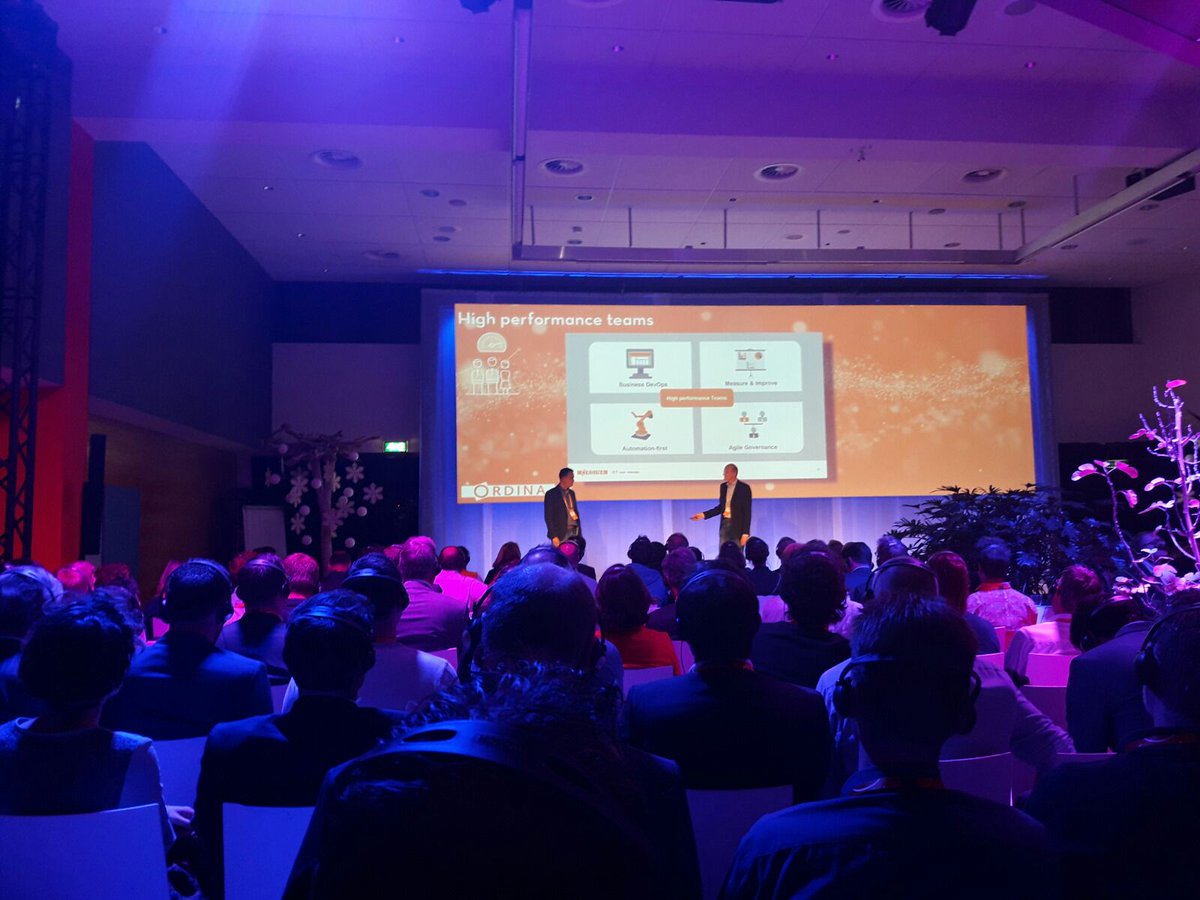 DvanderStarre's tweet photo. Metrieken voor #HighPerformanceTeams #OID2017 @Ordina #measure #improve https://t.co/AwR7QPXk1p