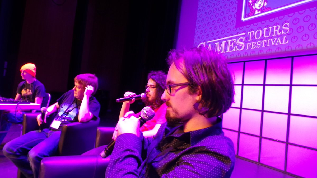 Indie_Beard_Com's tweet photo. Race #speedrun de @Cladall @BiiWiX @LFisback et @Firemann_OnFire au @GamesTours37 : Voir TMNT sur NES se faire plier, c'est une revanche 🤣 https://t.co/fi5WjbA0wt
