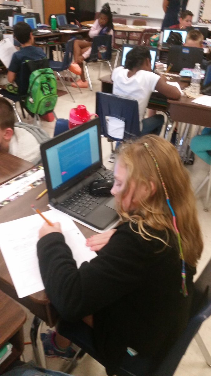 MrsBoyleBCMS's tweet photo. Using near pod to take noted for studying. #learningwithstyle #teamcurtis #oneccps @CurtisPrincipal @CurtisES_AP https://t.co/tMVNSkFqN9