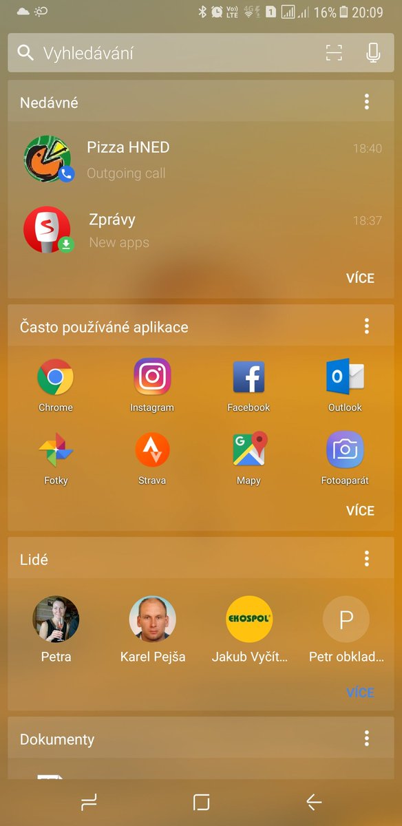 zekon1's tweet photo. Druhý den jedu na #Note8 #ArrowLauncher a od dob, kdy jsem ho zkoušel naposledy, velký posun. Palec nahoru pro @Microsoft https://t.co/XP9VxSlSdc
