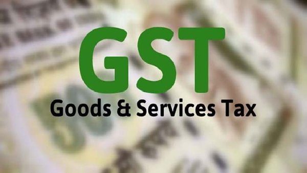 ETNOWlive's tweet photo. GST UPDATE | Only 40 lk people have filed GSTR -1; deadline to end midnight; Govt extended July GSTR-1 deadline twice #GSTCheck #GSTReboot https://t.co/Jbm6b5rhqY
