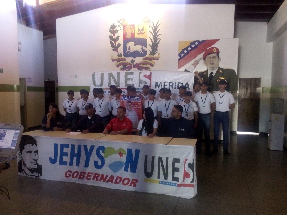 meridaunes's tweet photo. Desde nuestro CEFO-Mérida se lleva a cabo Rueda de Prensa con el Bloque Universitario en apoyo a nuestro candidato @JEHYSONGUZMAN https://t.co/LdNmf81s0a