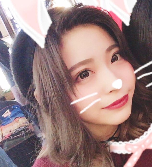 __s_hu_7's tweet photo. たまたまアイメイク見たいって言われて撮ったからついでにわいの顔面を作っている厳選たち( ᐝ̱ )！
見ての通りプチプラ、韓国コスメ多めだけどすーんごく綺麗な顔面出来ます😈ハイライトとシェービングは未だに探してるけど無くなるまでこれでいく🤧二重とピンクのクッション下地おすすめ！！！ https://t.co/3tpvGtUVjz