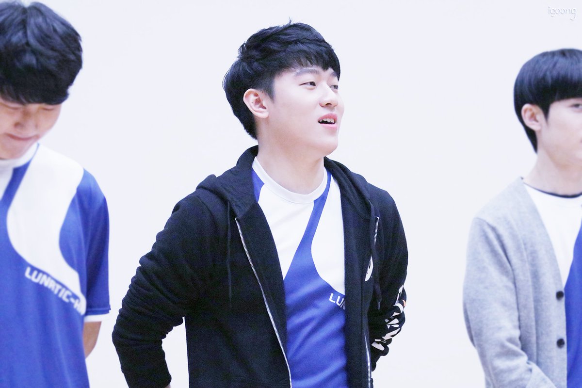 _igoong's tweet photo. 171006 gc부산전
#루나틱하이 #ryujehong #류제홍 #uface
https://t.co/zOKWL25EGY
https://t.co/4vrhtFuKta
https://t.co/EOKtsfPeGJ
https://t.co/U7loEnFdmf https://t.co/yrYStetDdN