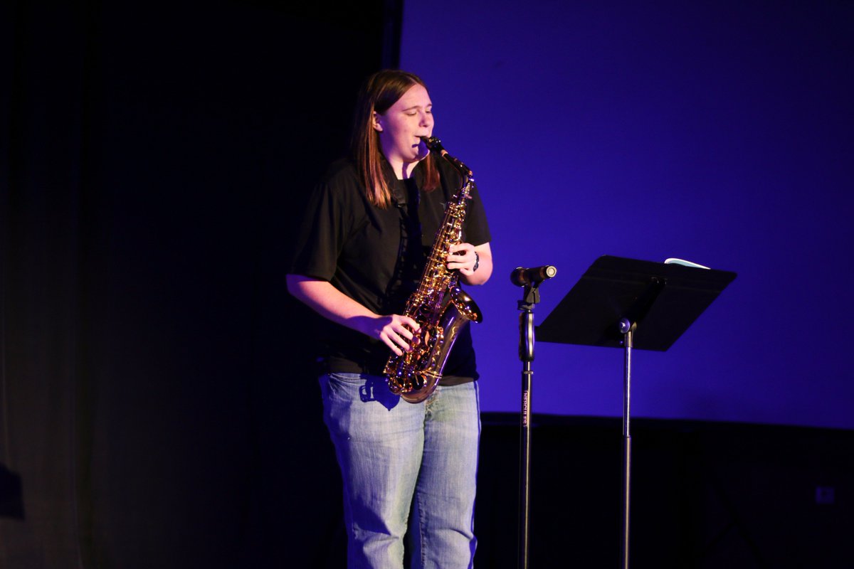 ICPresFarley's tweet photo. Congrats to McKenzie Suter '19 who took 1st place in solo division at Homecoming Follies! "Don't Stop Believin" on saxophone! #ICTrueBlue https://t.co/TVBBrgcq4S