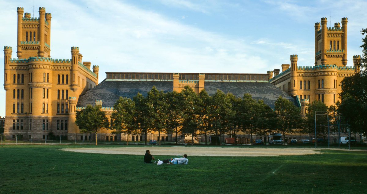 DoorsOpenRI's tweet photo. Missed seeing the Cranston St. Armory during #doorsopenri? Then don't miss the FREE tours this Thursday! @WBNApvd https://t.co/g0wyVIhd0b https://t.co/qIIF0eaNLL