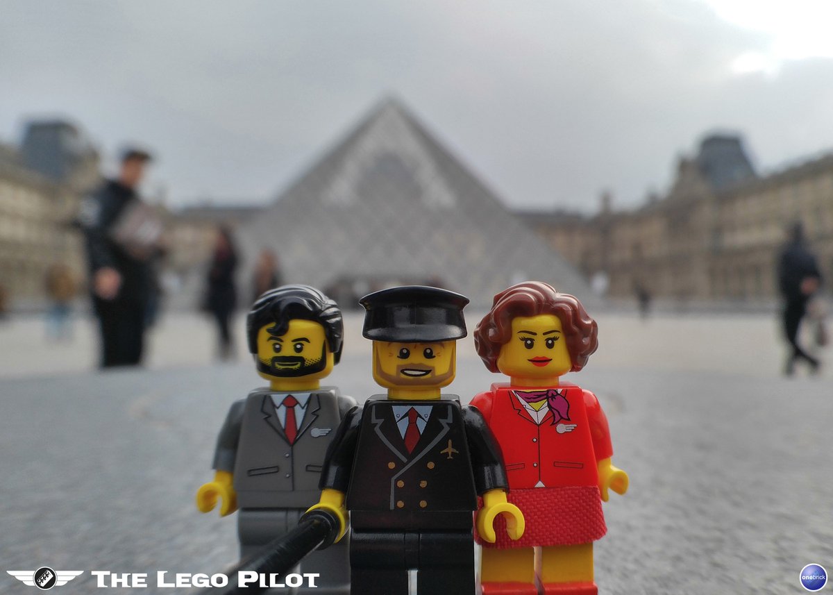 theLegoPilot's tweet photo. Some more pictures of the crew exploring #Paris yesterday!!!! #legopilot #LEGO #pilot #pilotlife #legography #travel #legotravel #AFOL https://t.co/xFeXa07OU7