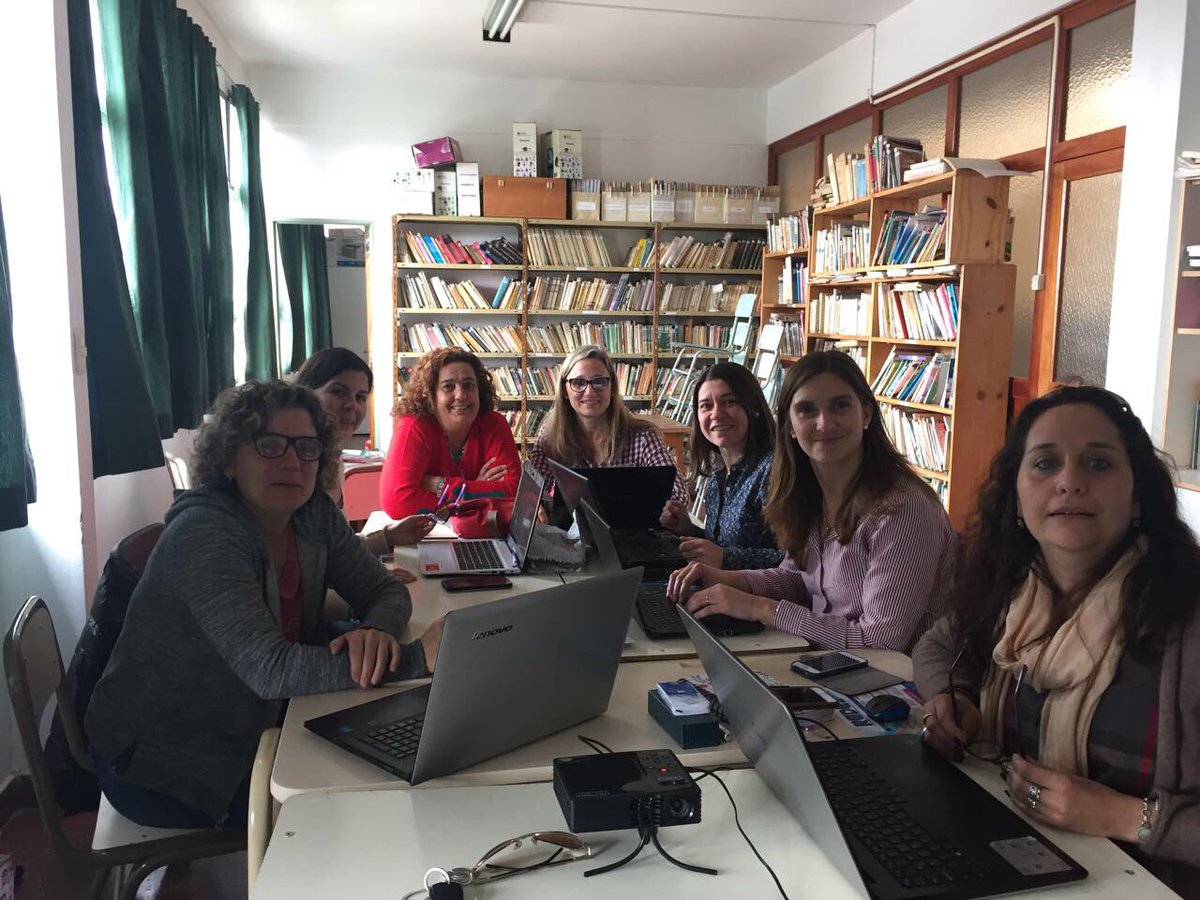 moni_ehernandez's tweet photo. Generando proyectos @ciiehenderson #50anivciiehy https://t.co/aTQcLpX9Sa