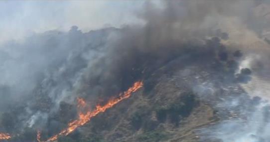 #UPDATE: #CanyonFire2 in Anaheim grows to 7,500 acres with 5 percent containment, fire officials say. cbs8.com/story/36554497…