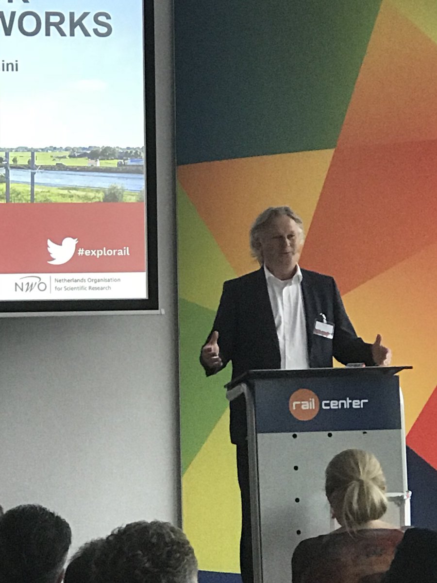 Jaap_Mooblekie's tweet photo. “met slimme #innovaties halen we meer uit het #spoor dan we nu al doen” Pier Eringa @ProRail #Explorail @railcenter https://t.co/b3bsMeyi5c https://t.co/tfM7mWtZIE