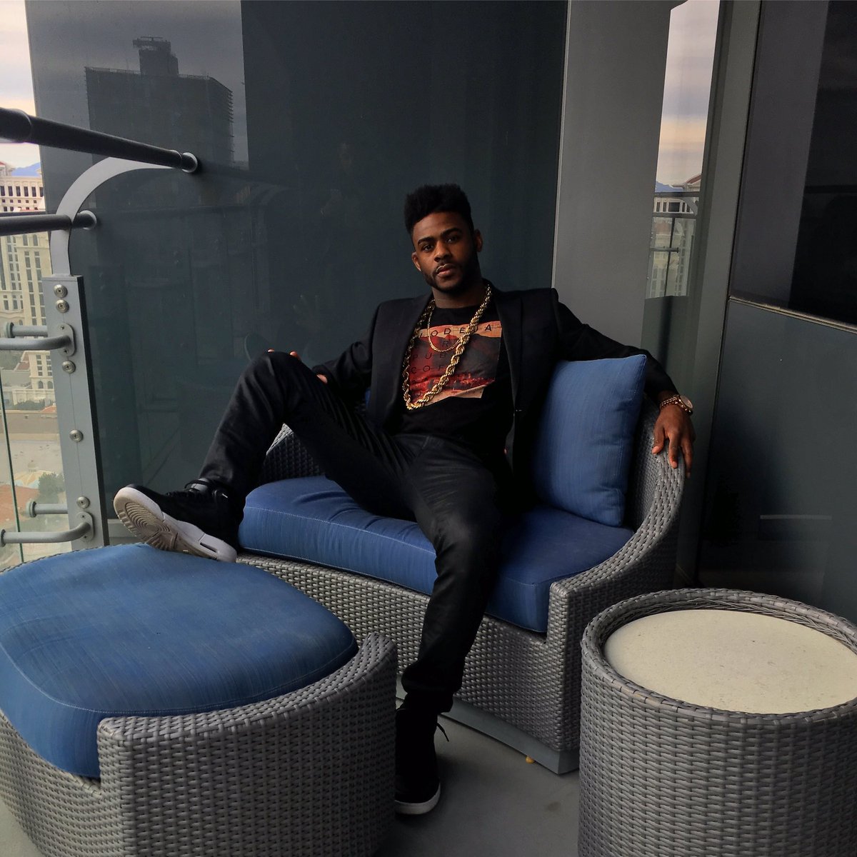 funkmasterMMA's tweet image. Practicing how imma sit on the bantamweight throne!
-----
#GetFamiliar #FunkJitsu #IslandBwoy