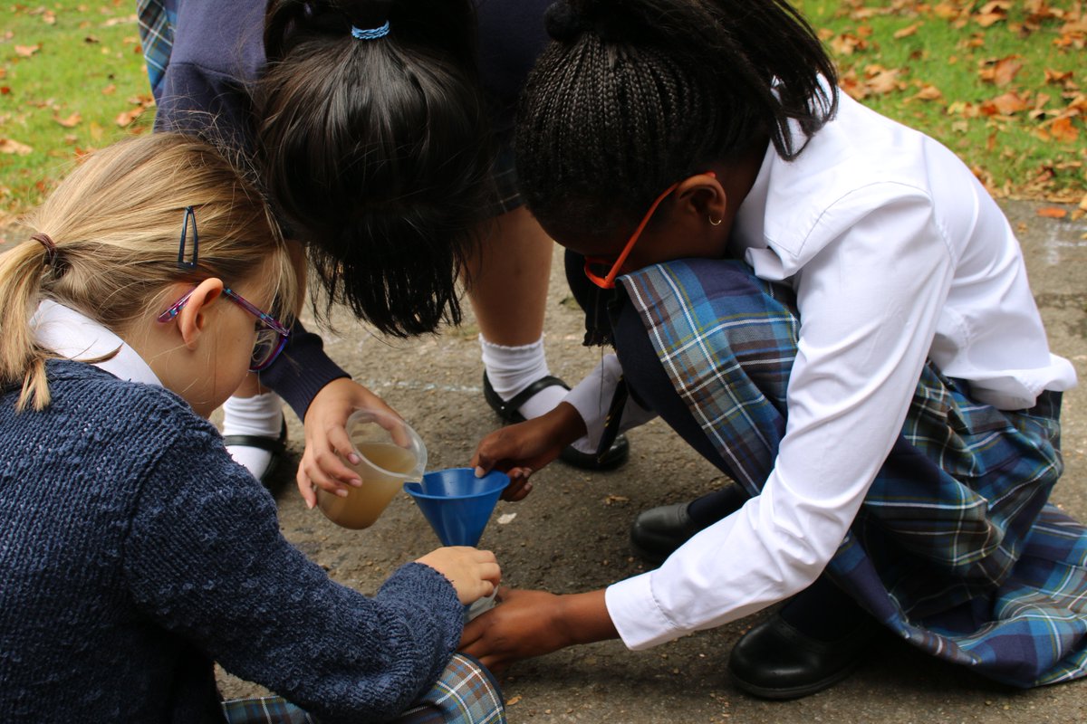boundaryo's tweet photo. Today, Year 5 had a competition to see who could filter the most muddy water and who could get the cleanest results! #FiltrationNation https://t.co/0u0VjcukJt