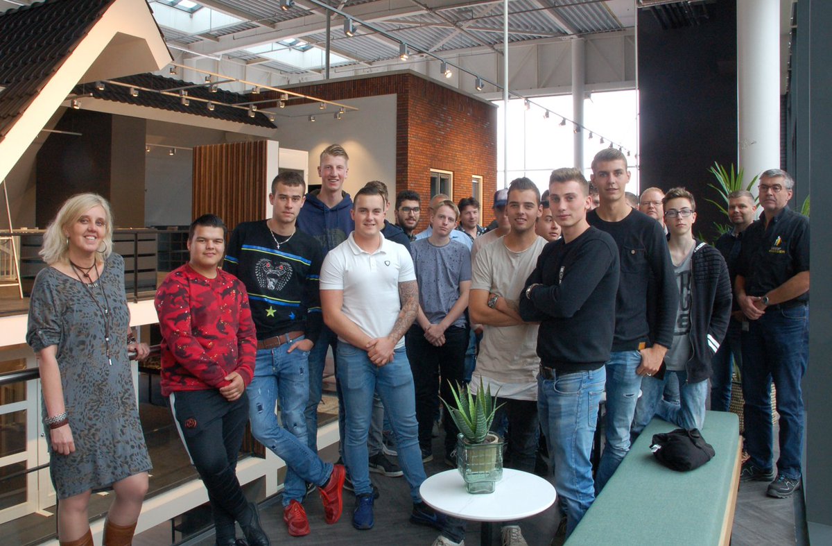 KlokGroep's tweet photo. Eerstejaars leerlingen van #Bouwmensen Nijmegen en #Technovium bezochten vandaag LIV. Een leuke middag met enthousiaste leerlingen. https://t.co/XiucGmcEiC