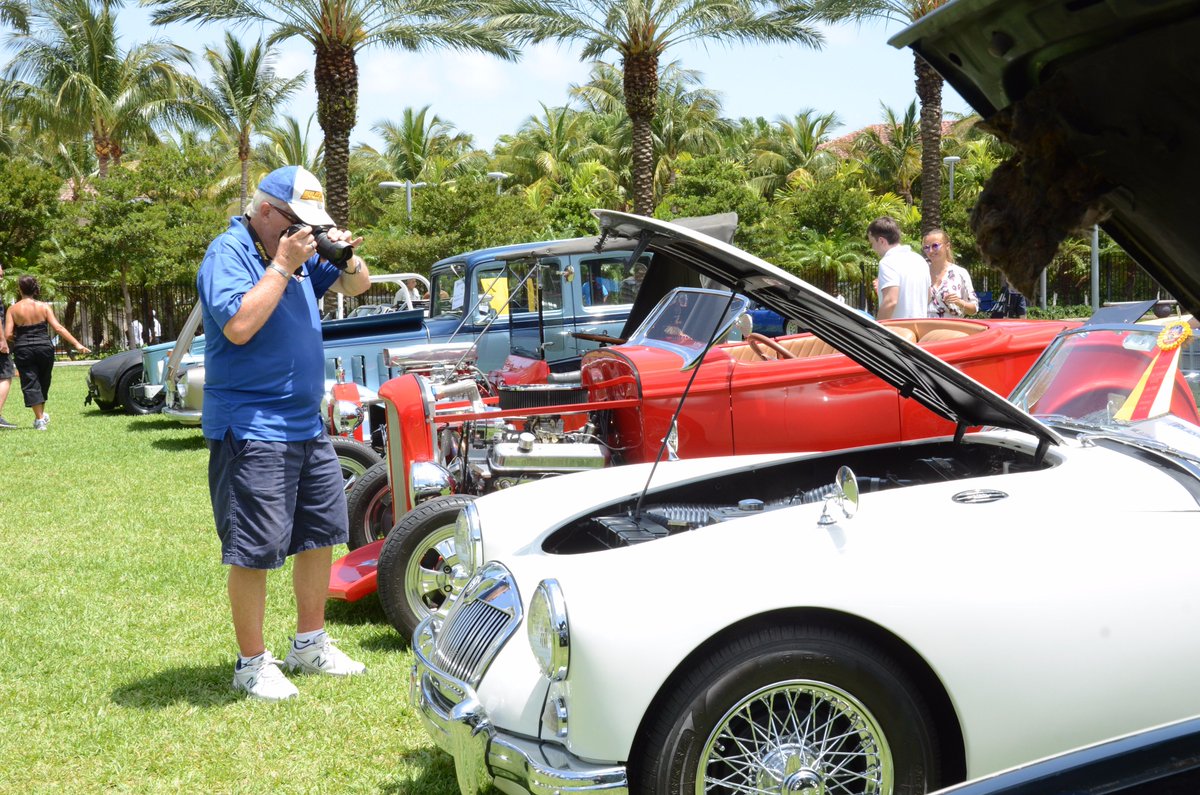 CityofSIB's tweet photo. Join us for a Classic Car Show this Saturday at Heritage Park, with a special performance by Viva Classic Rock! https://t.co/17uRcfOFYo https://t.co/m48mYZaSot