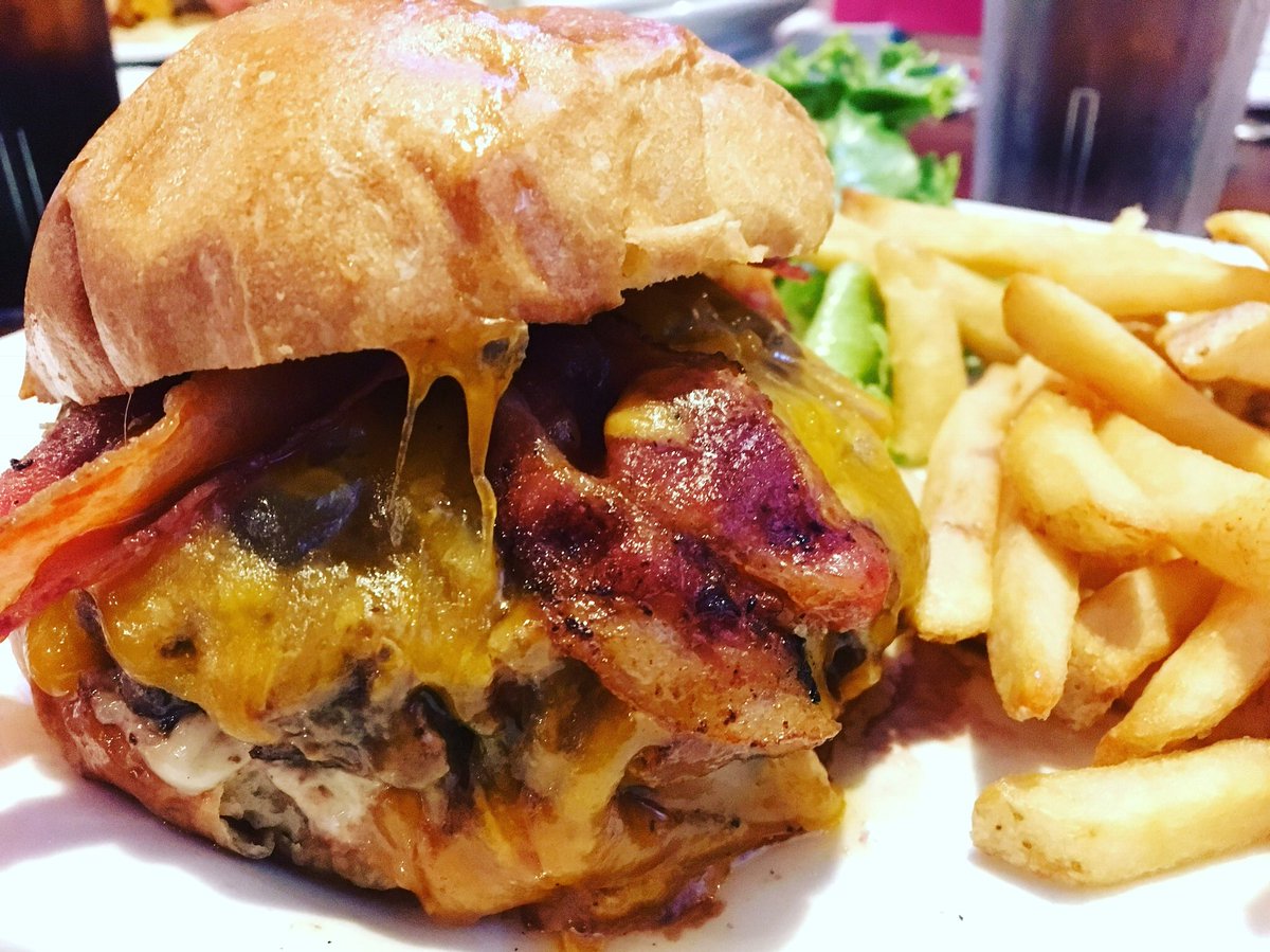 BurgerHunterUSA's tweet photo. This is my most recent hunt @Joe_Sensers Read about it in @SecretsCity https://t.co/AitUbpDgGy #burgerhunter #onlyinmn #makeitmsp https://t.co/Cv3mkkAWR1